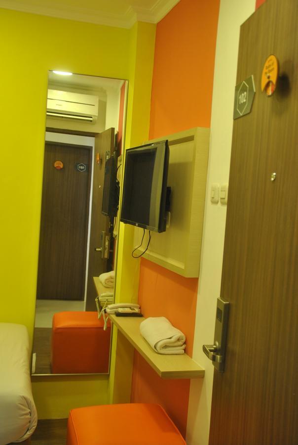 Djo Front One Inn Bengkulu Luaran gambar