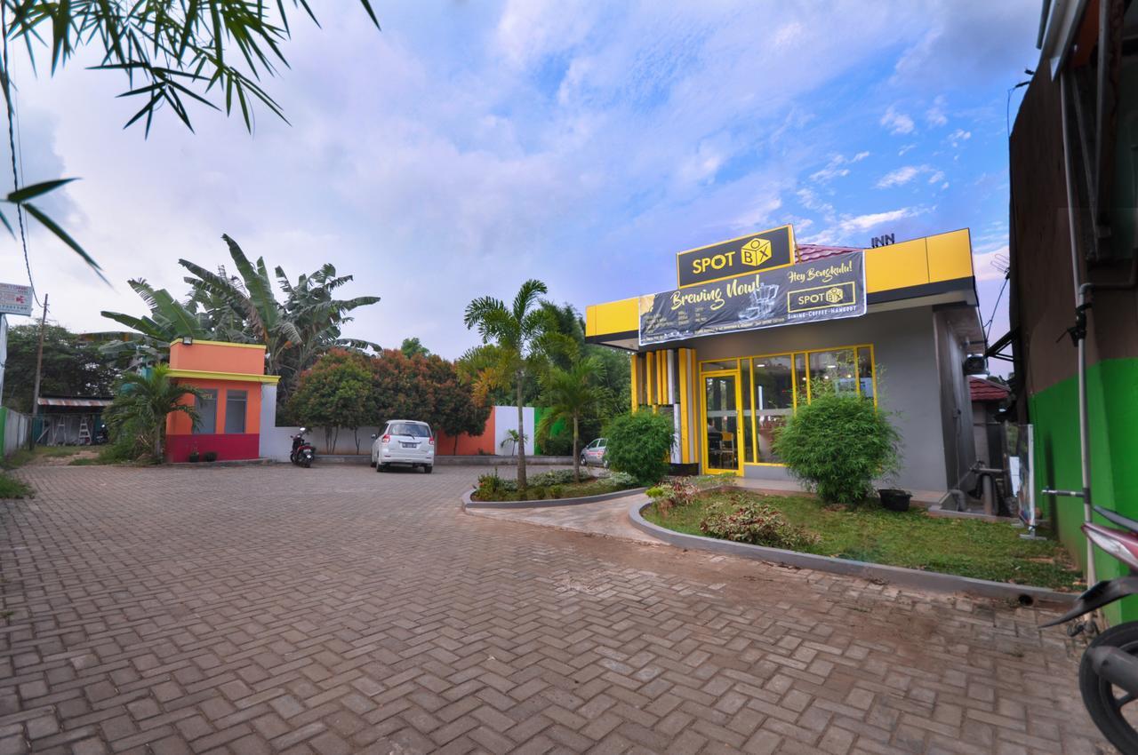 Djo Front One Inn Bengkulu Luaran gambar